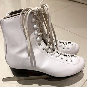 Woman’s figure skates